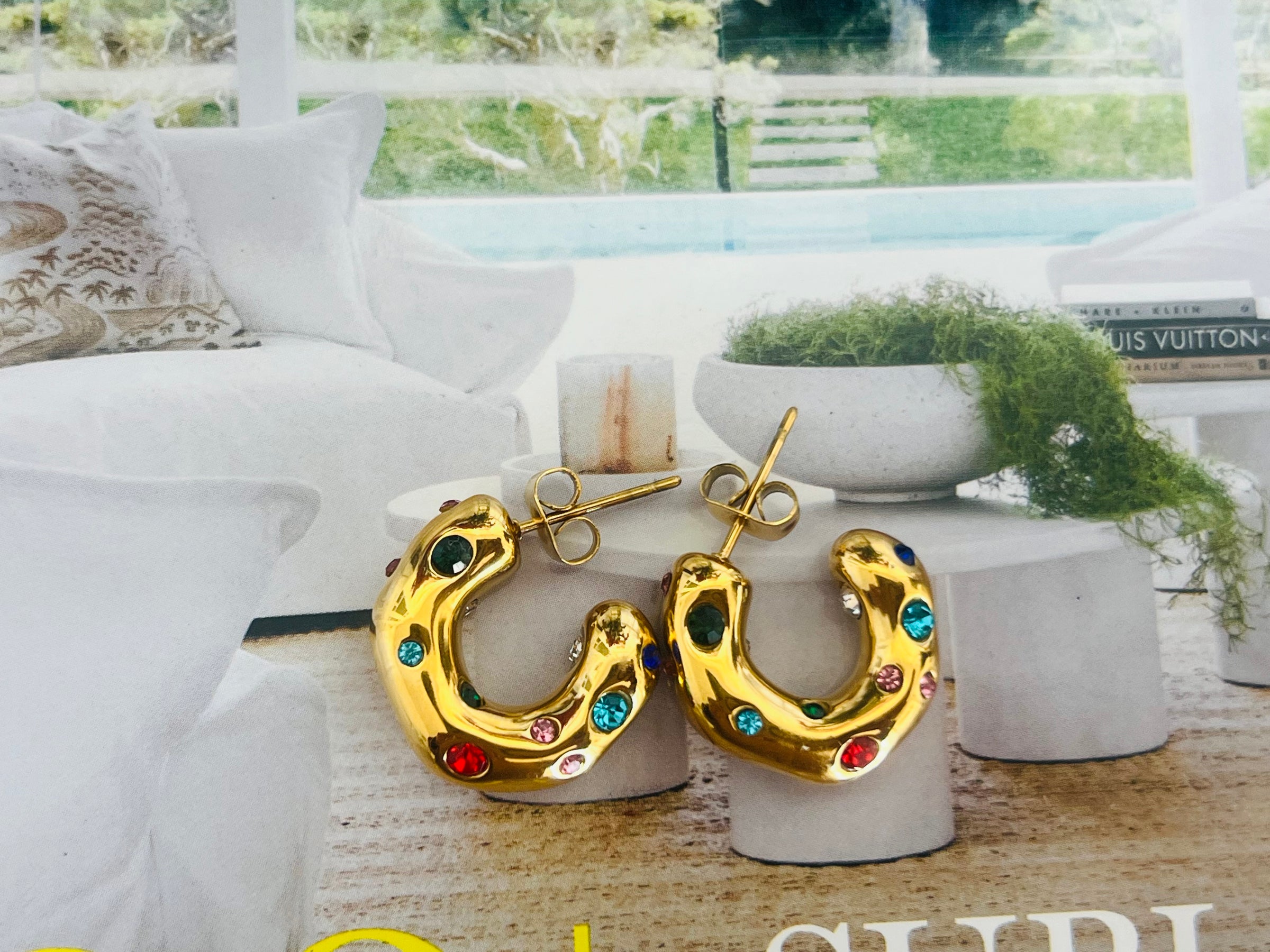 CC SHAPE HOOP EARRINGS