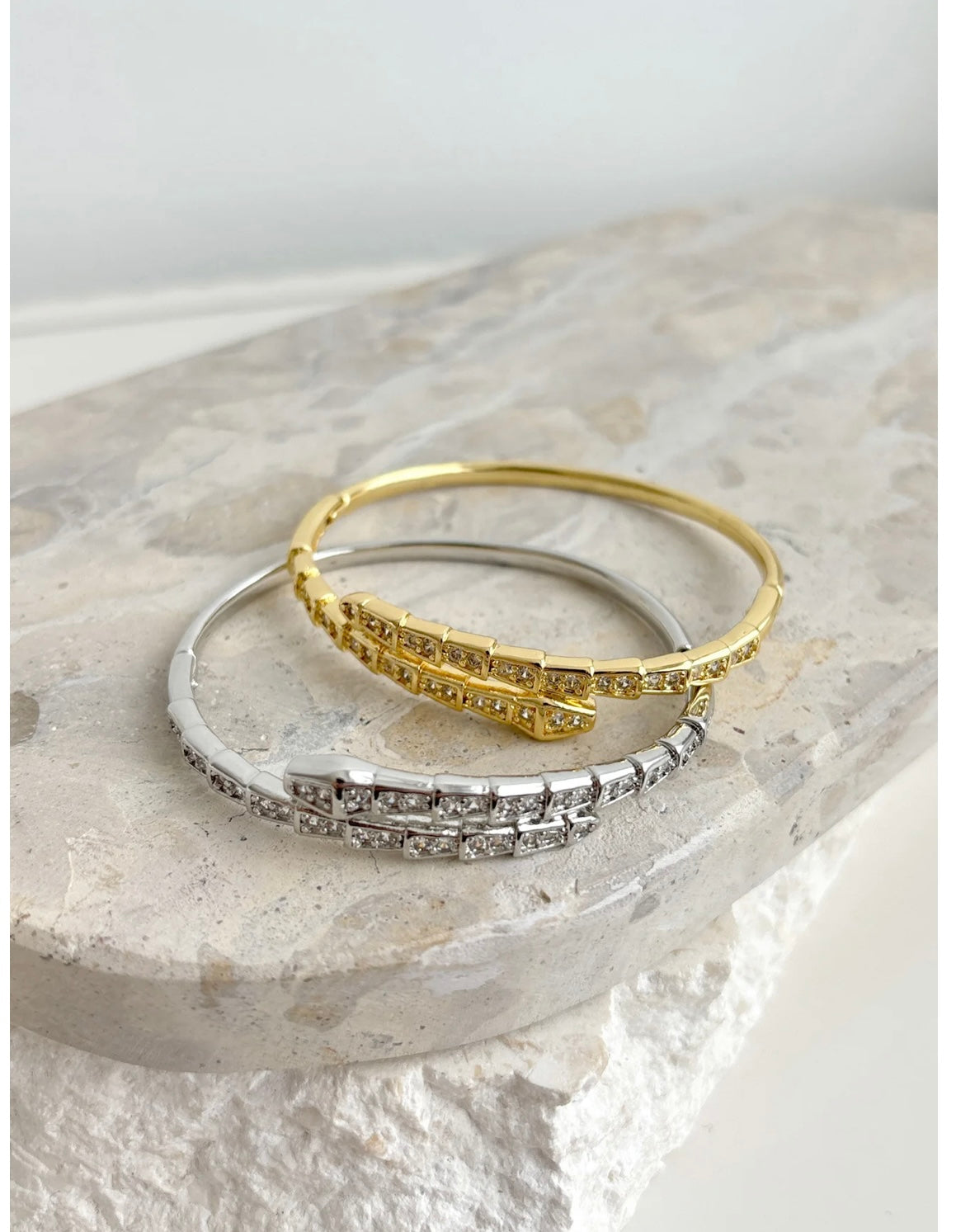 SEREN DIAMANTÉ 18K GOLD PLATED BANGLE