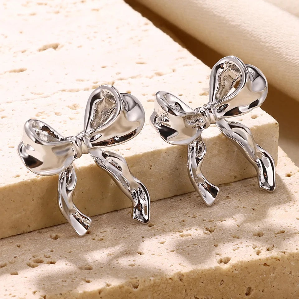 BOW STUD EARRINGS