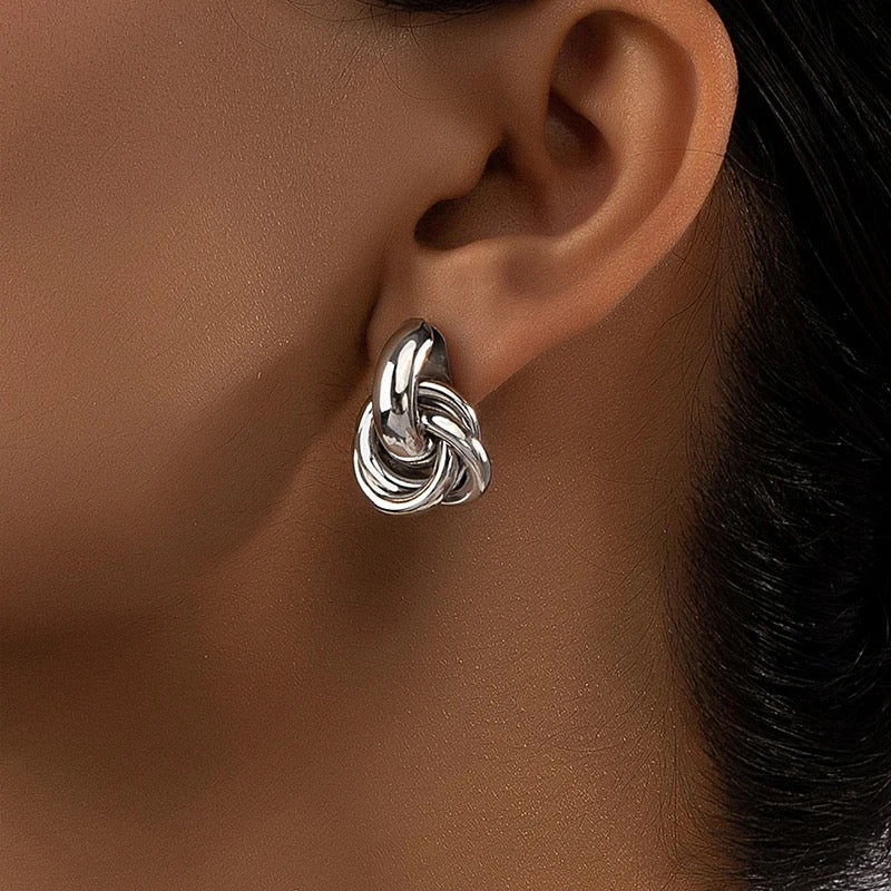 KNOT HOOP EARRINGS